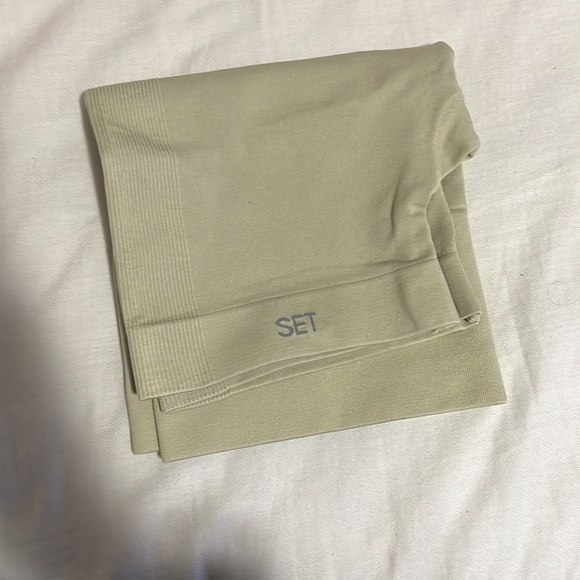 Set active short - Picture 2 of 3